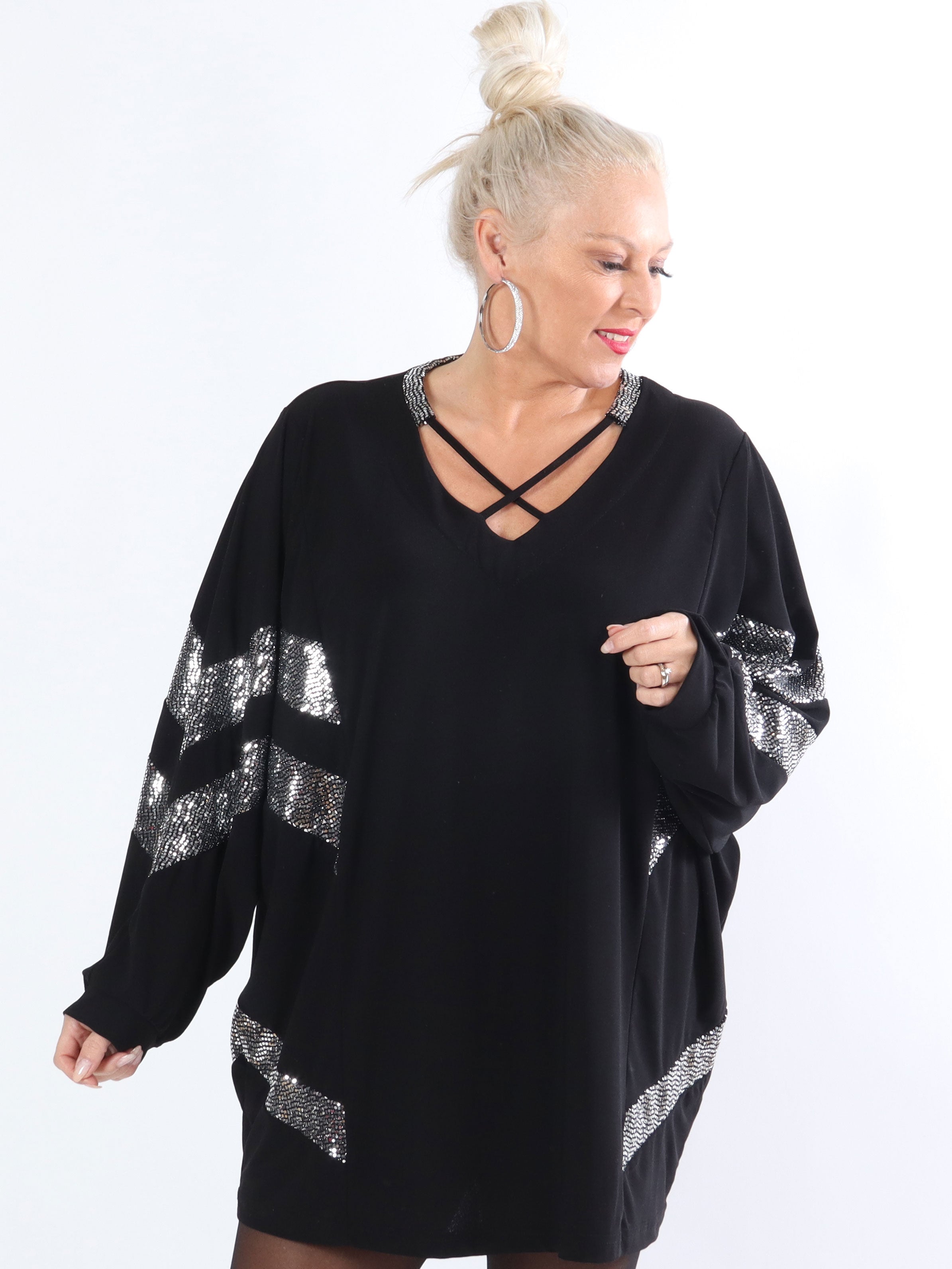Solana - Sort plus size bluse med glimmer og flagermusærmer
